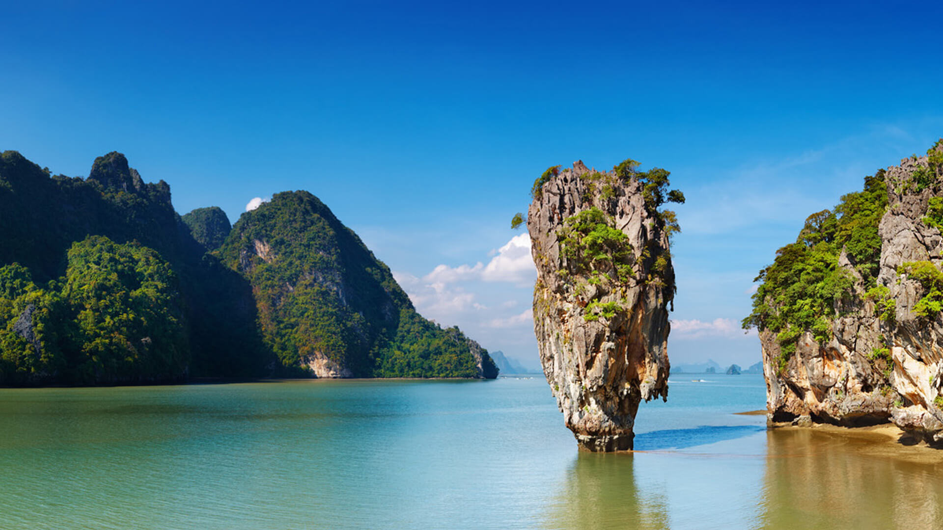 Limestone cliffs of Khao Phing Kan, the real James Bond Island